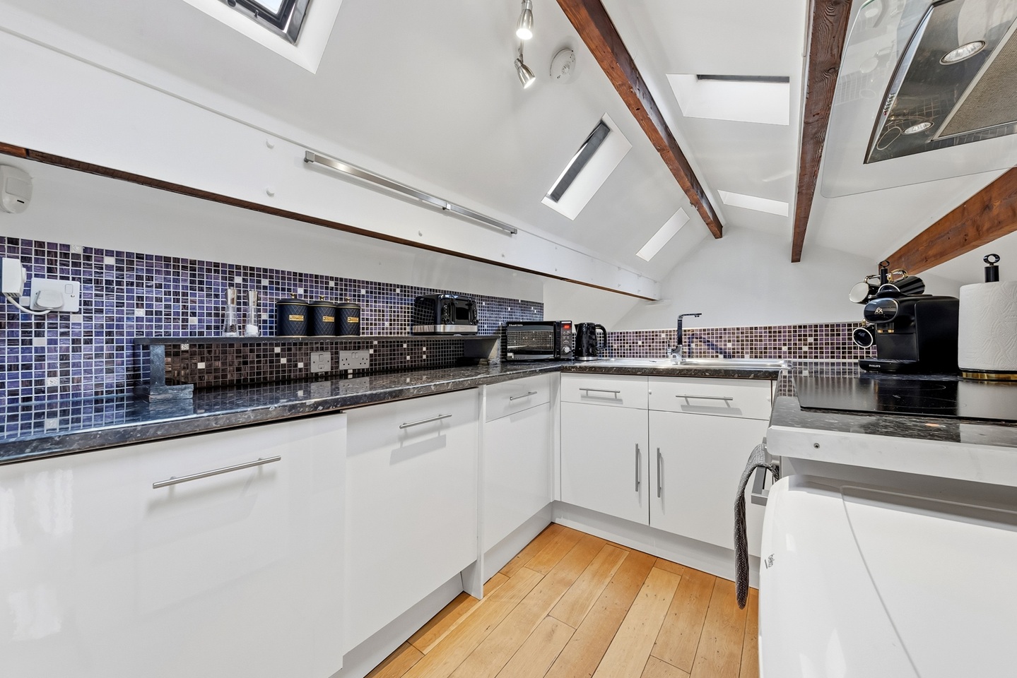 Additional image 3 of 2 Bed Flat, Ovington Mews, SW3, N1 7GU