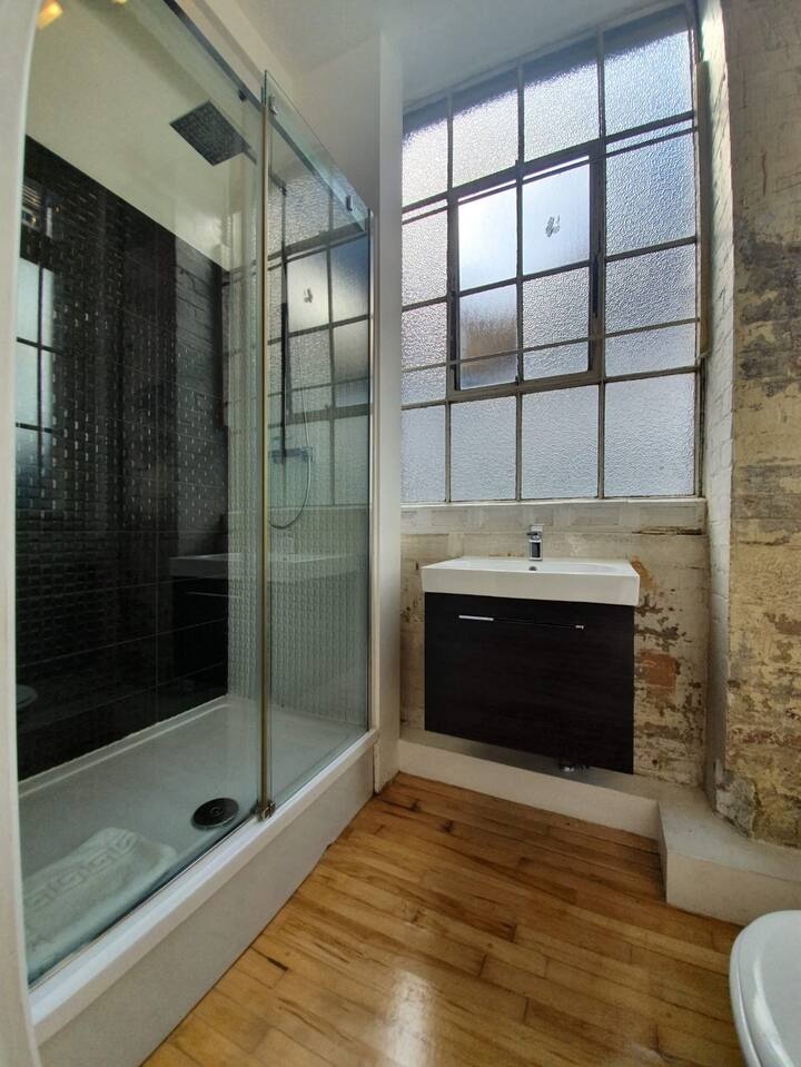 Additional image 6 of 3 Bed Flat, Bevenden Street, N1, N1 7GU