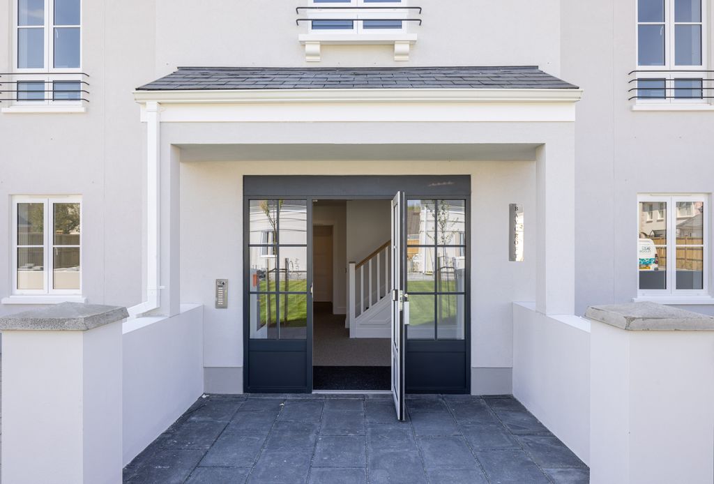 Additional image 3 of 3 bed flat for saleLa Route De La Haule, St. Lawrence, Jersey JE3