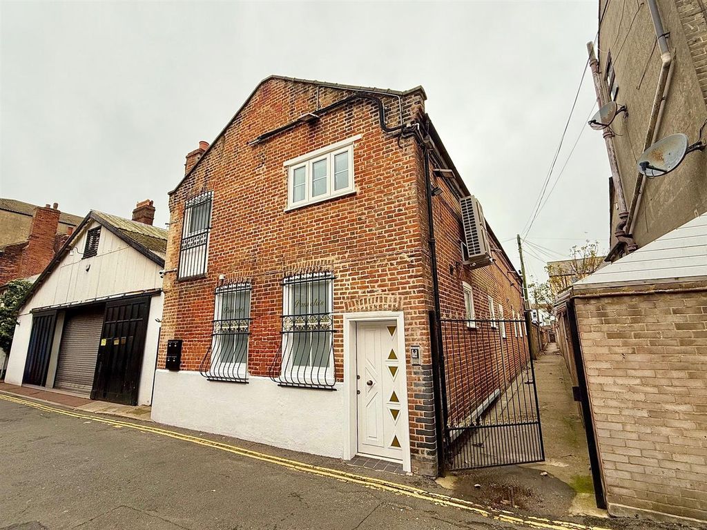 Studio for saleWellington Road, Great Yarmouth NR30
