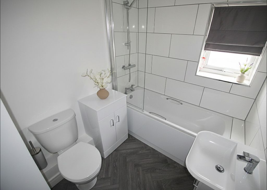 Additional image 8 of 2 bed flat for saleCilfynydd Road, Pontypridd CF37