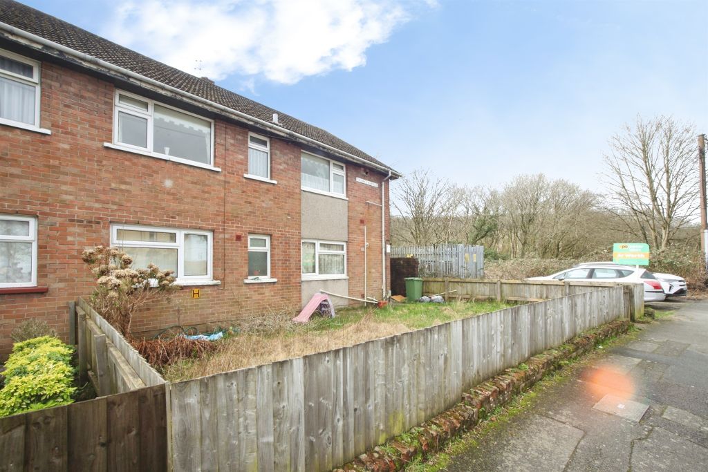 2 bed flat for saleEglwys Avenue, Pontypridd CF37