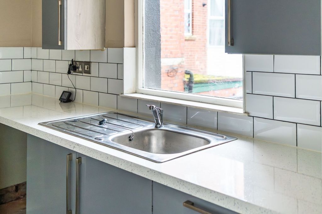 Additional image 4 of 1 bed flat for saleHigh Street, Llandrindod Wells LD1