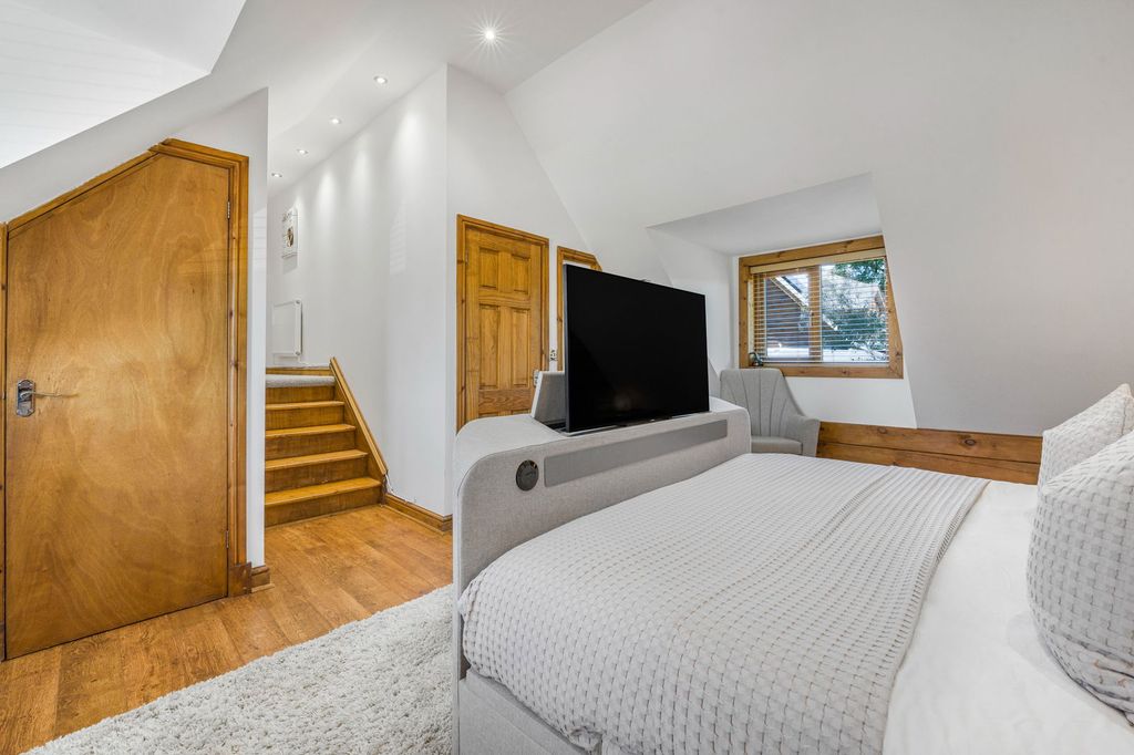 Additional image 20 of 5 bed detached house for saleOakmead Road, Llanharan, Pontyclun CF72