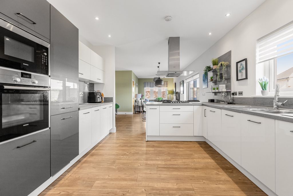 Additional image 6 of 5 bed detached house for sale29 Ashgrove Gardens, Loanhead EH20