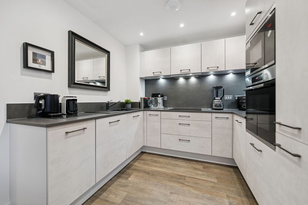Additional image 7 of 2 bed flat for sale122 Festival Court, Prince's Quay, Glasgow G51