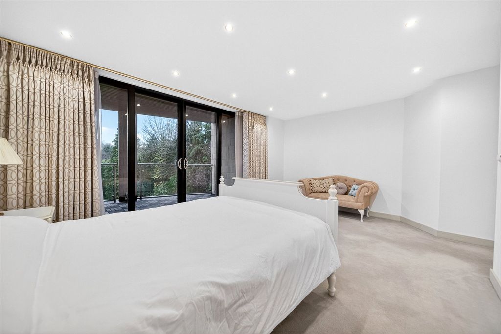 Additional image 12 of 3 bed flat for saleApartment B, High Winds, 513 Harrogate Road, Leeds, West Yorkshire LS17