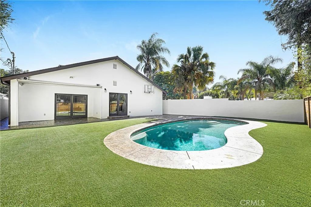 Additional image 31 of 4529 Don Pio Dr, Woodland Hills, CA 91364