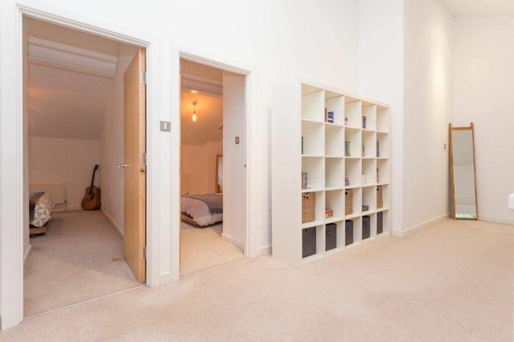 Additional image 14 of Mill Race, River, CT17