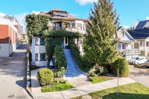 Additional image 7 of 160 10th Street E, North Vancouver, BC, V7L 2C8