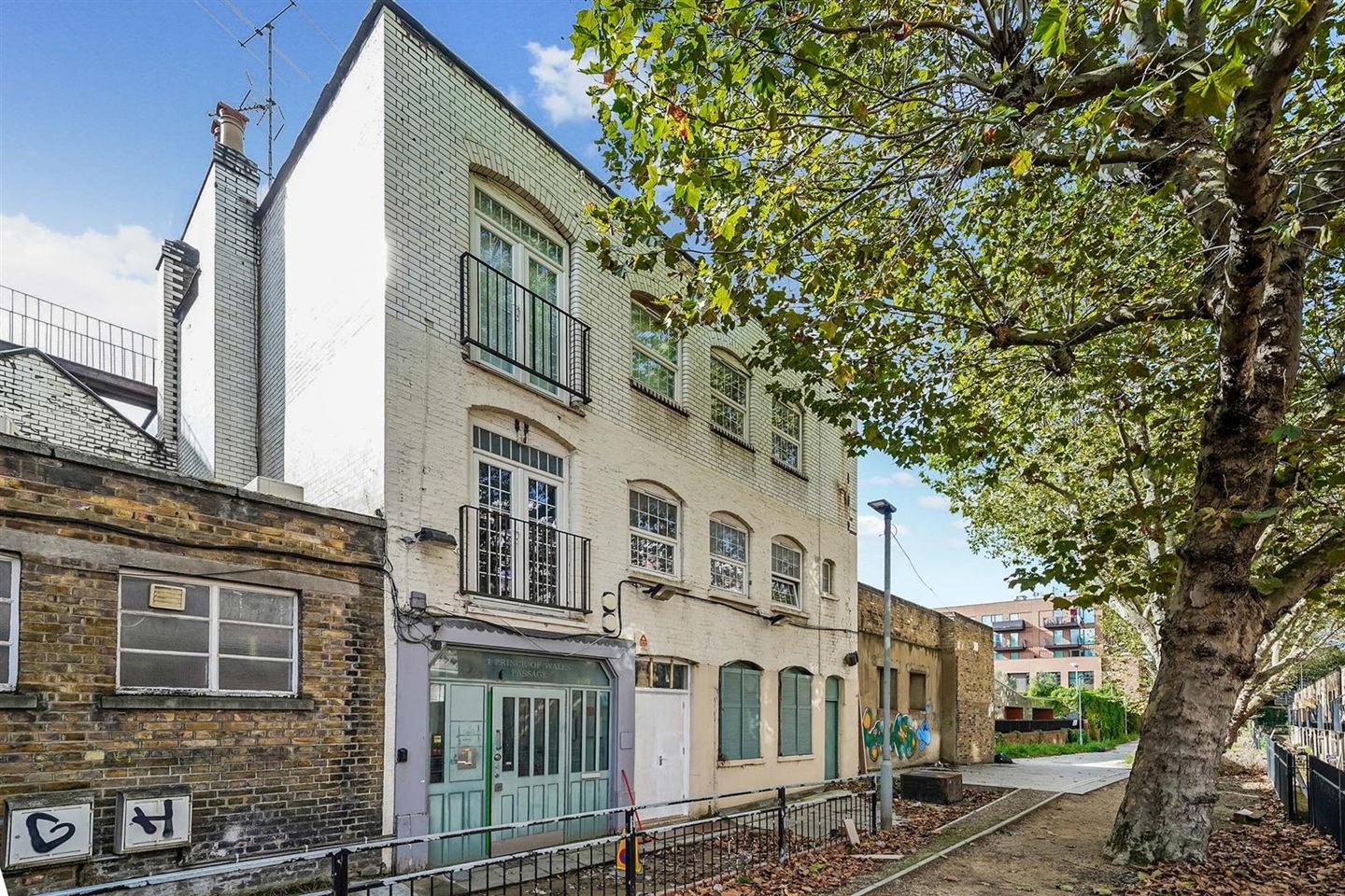 Additional image 4 of 3 Bed Flat, Prince Of Wales Passage, NW1, N1 7GU