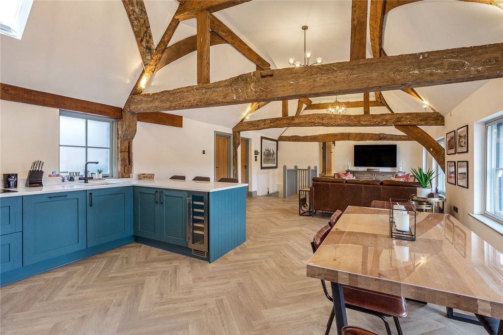 Additional image 3 of 2 bed flat for saleThameside, Henley-On-Thames, Oxfordshire RG9