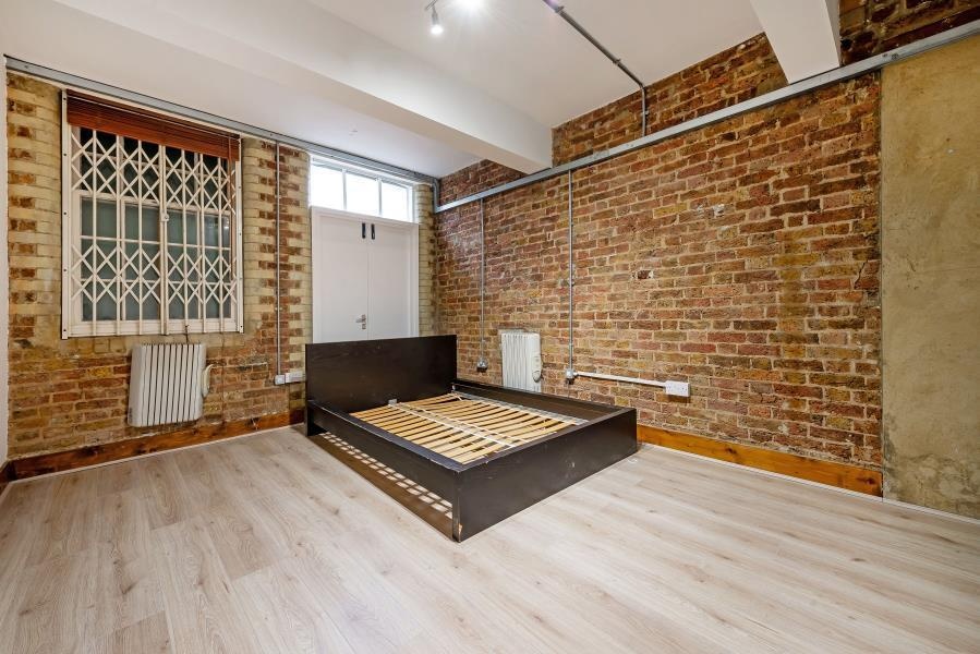 Additional image 9 of 3 Bed Flat, Prince Of Wales Passage, NW1, N1 7GU