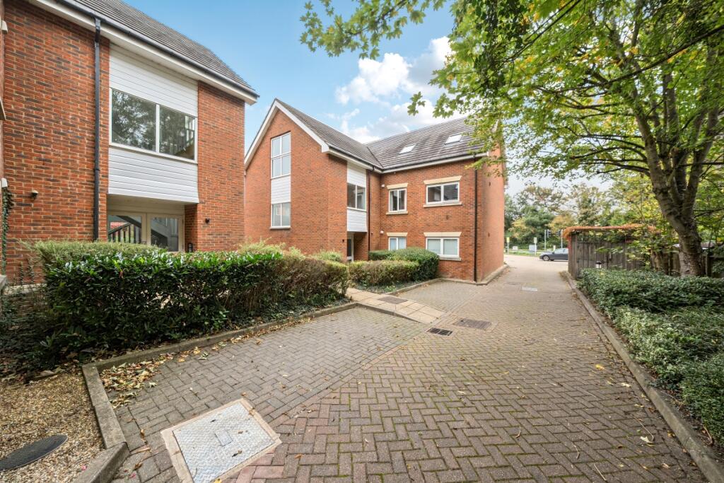 Additional image 5 of Roundwood Lane Harpenden AL5