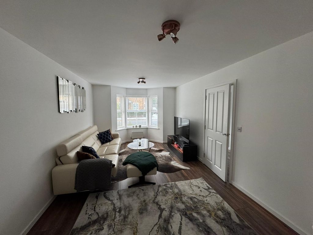 Additional image 8 of 4 bed flat for saleAldermans Drive, Peterborough PE3