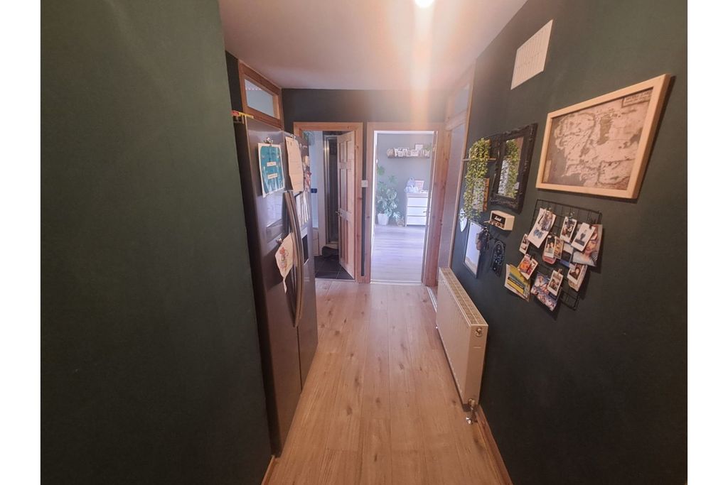 Additional image 8 of 2 bed flat for saleDavaar Avenue, Campbeltown PA28