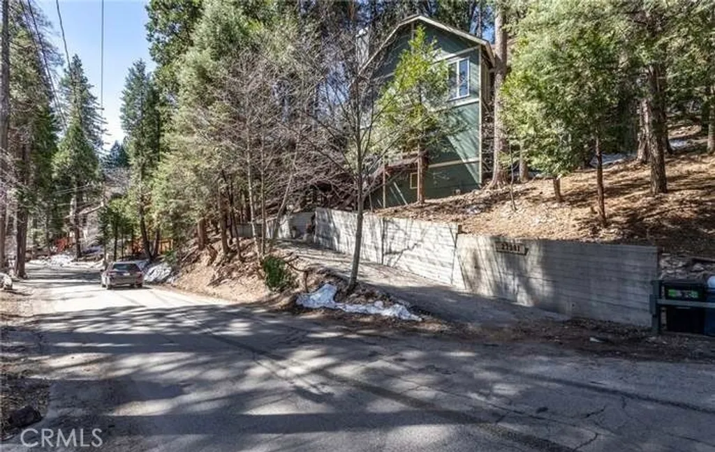 Additional image 3 of 27981 Rainbow Drive, Lake Arrowhead, CA 92352