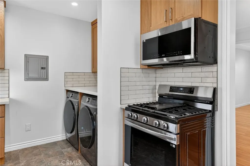 Additional image 12 of 1641 N Catalina St, Burbank, CA 91505