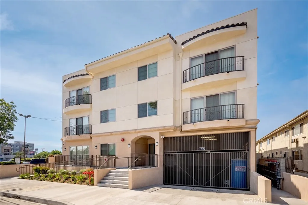 Additional image 2 of 14526 Hartland Street Unit 308, Van Nuys, CA 91405
