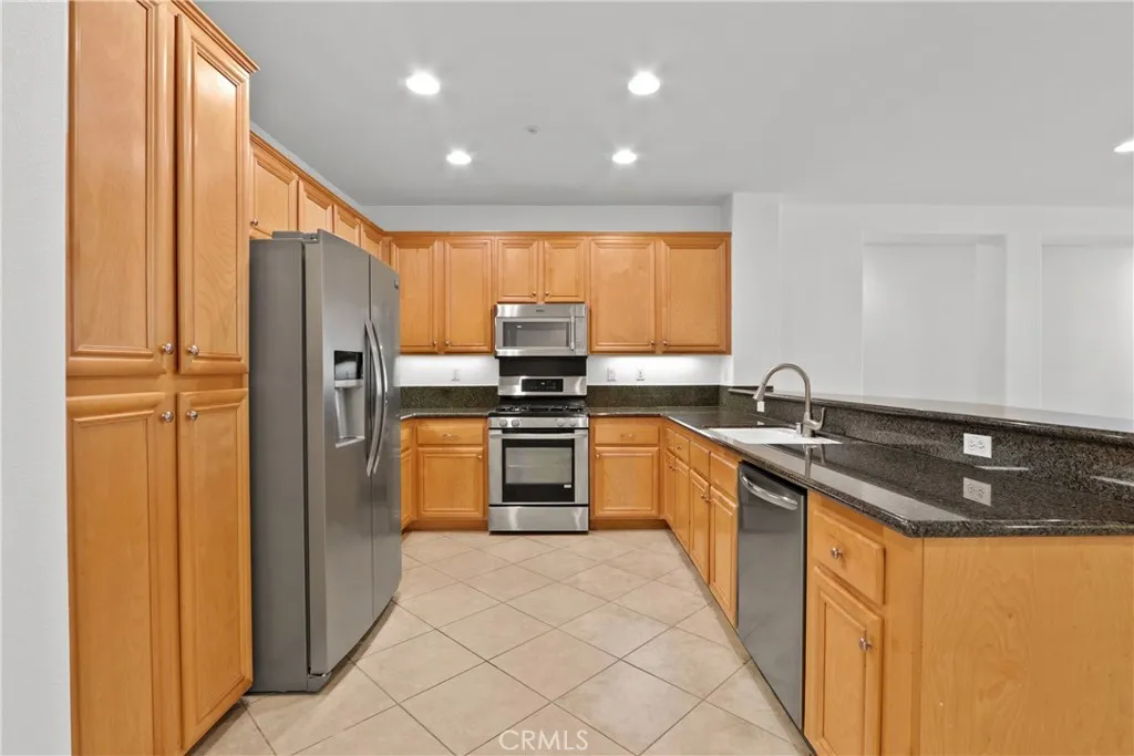 Additional image 20 of 29 Cabazon, Irvine, CA 92602