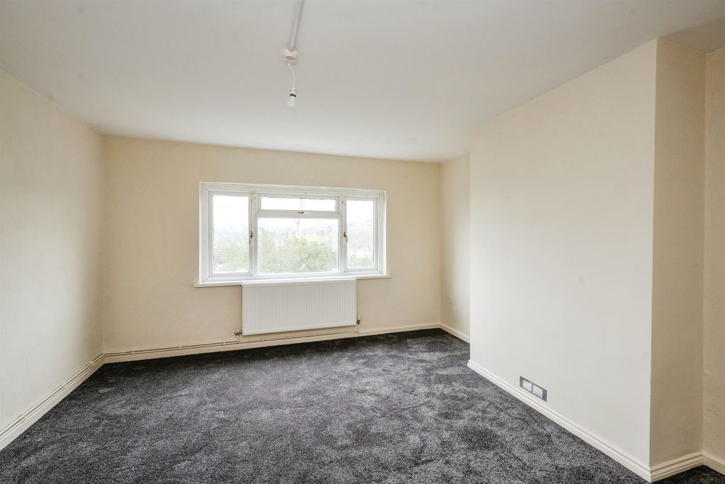 Additional image 2 of 3 bed flat for saleBryn Awel, Cimla, Neath SA11