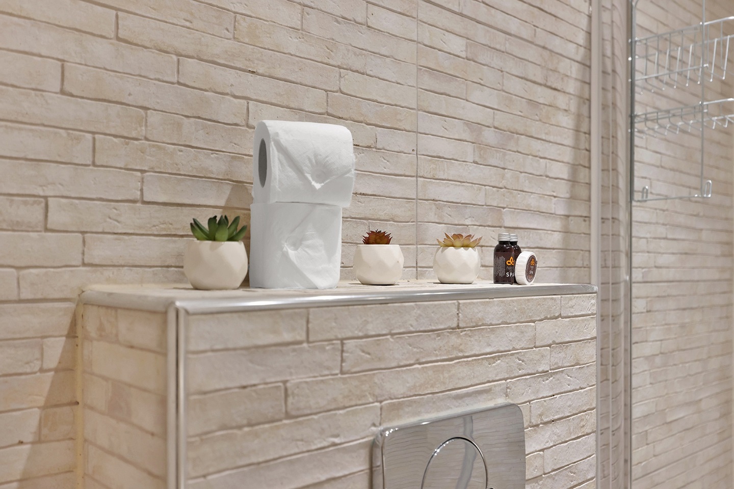 Additional image 3 of 1 Bed Flat, Fullwood's Mews, N1, N1 7GU