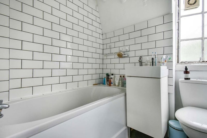 Additional image 3 of Room in a Shared Flat, Naylor House, SW8, N1 7GU
