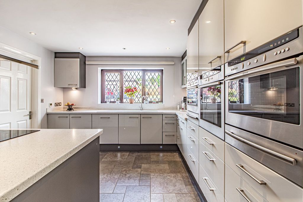 Additional image 10 of 4 bed detached house for saleBryn Rhedyn, Tonteg CF38