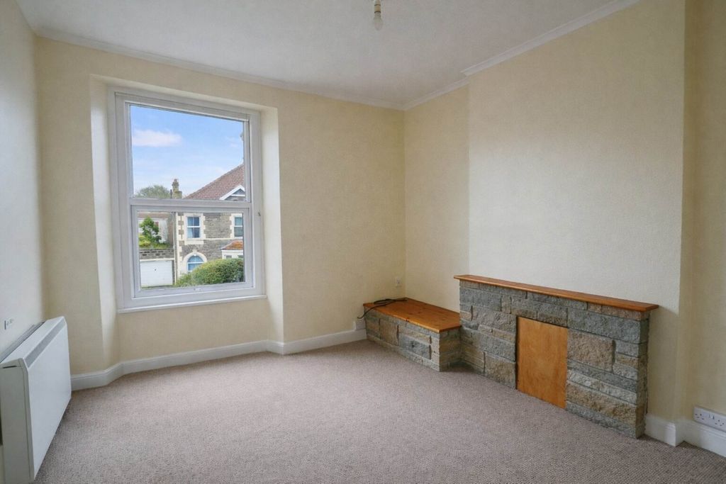 2 bed flat for saleMilton Road, Weston-Super-Mare BS23 photo 4