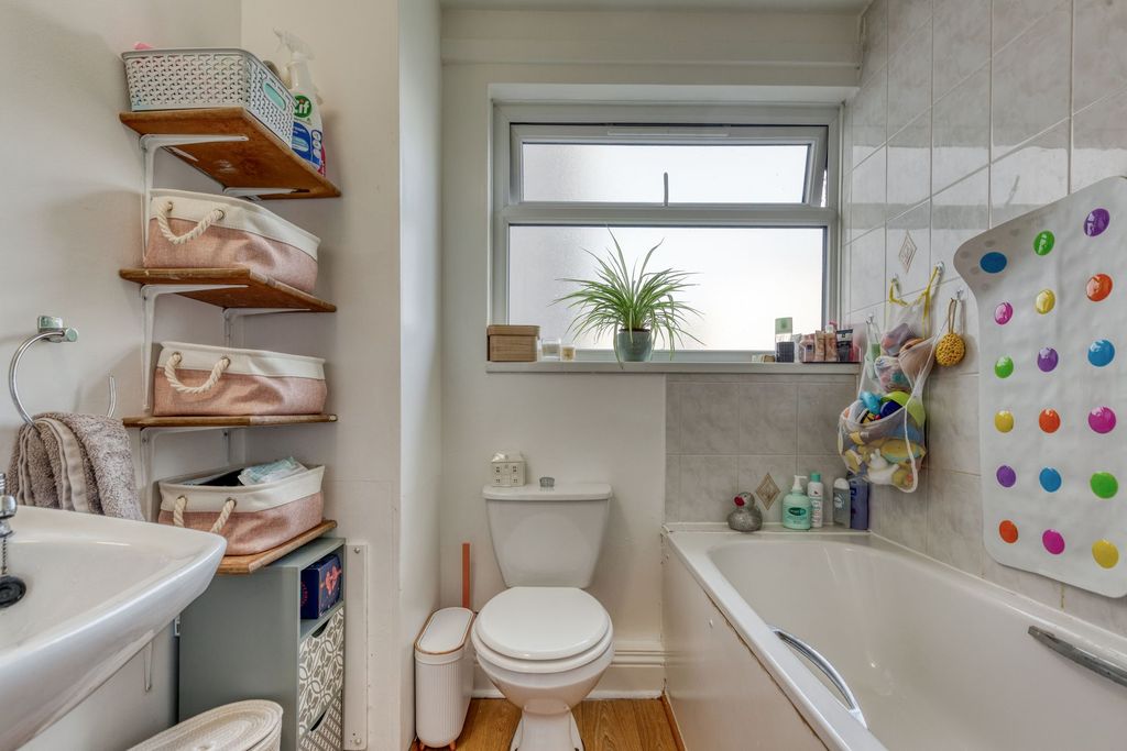 Additional image 15 of 2 bed flat for sale104 Marett Court, St Helier JE2