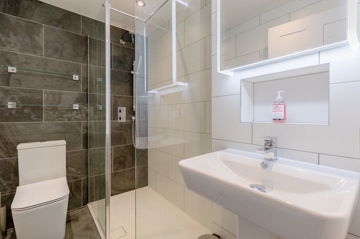 Additional image 12 of 1 Bed Flat, Warwick Way, SW1V, N1 7GU