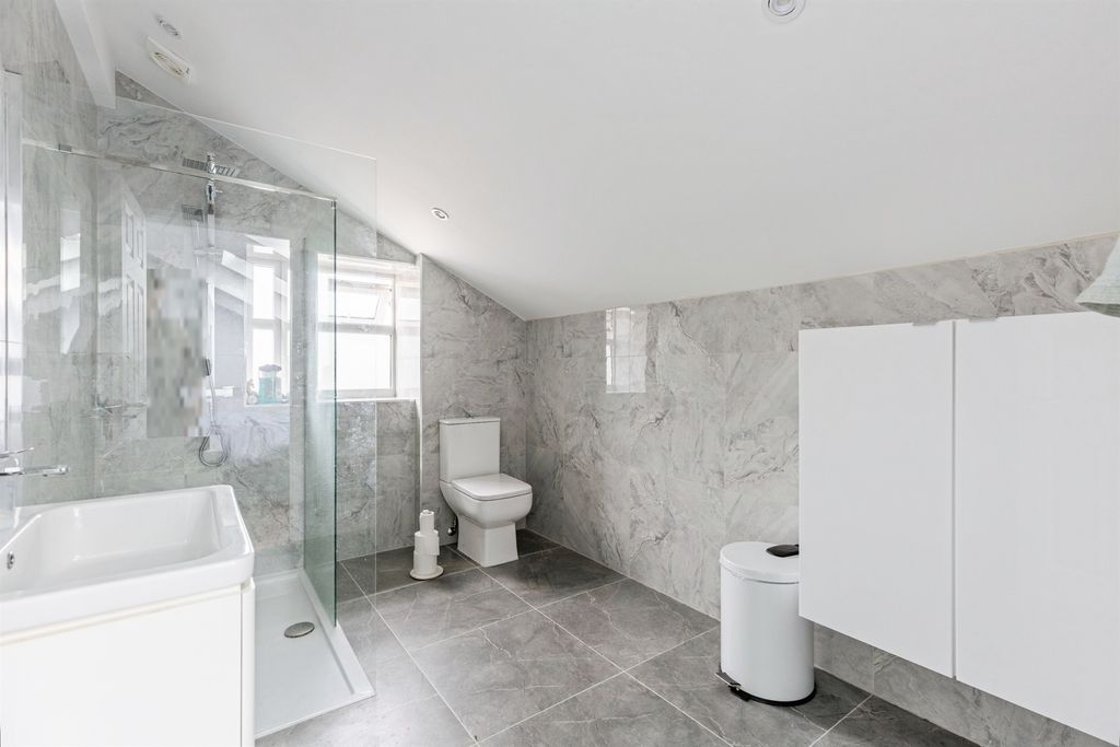 Additional image 9 of 9 bed detached house for saleBarton Road, Barton Seagrave, Kettering NN15