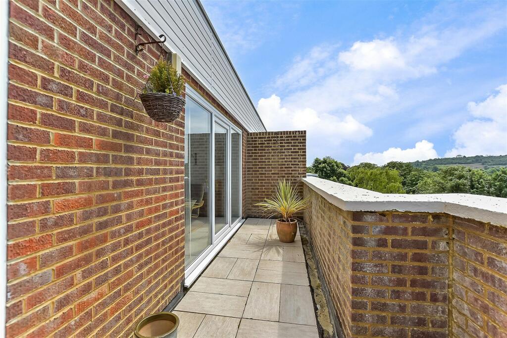 Additional image 10 of London Road, River, Kent