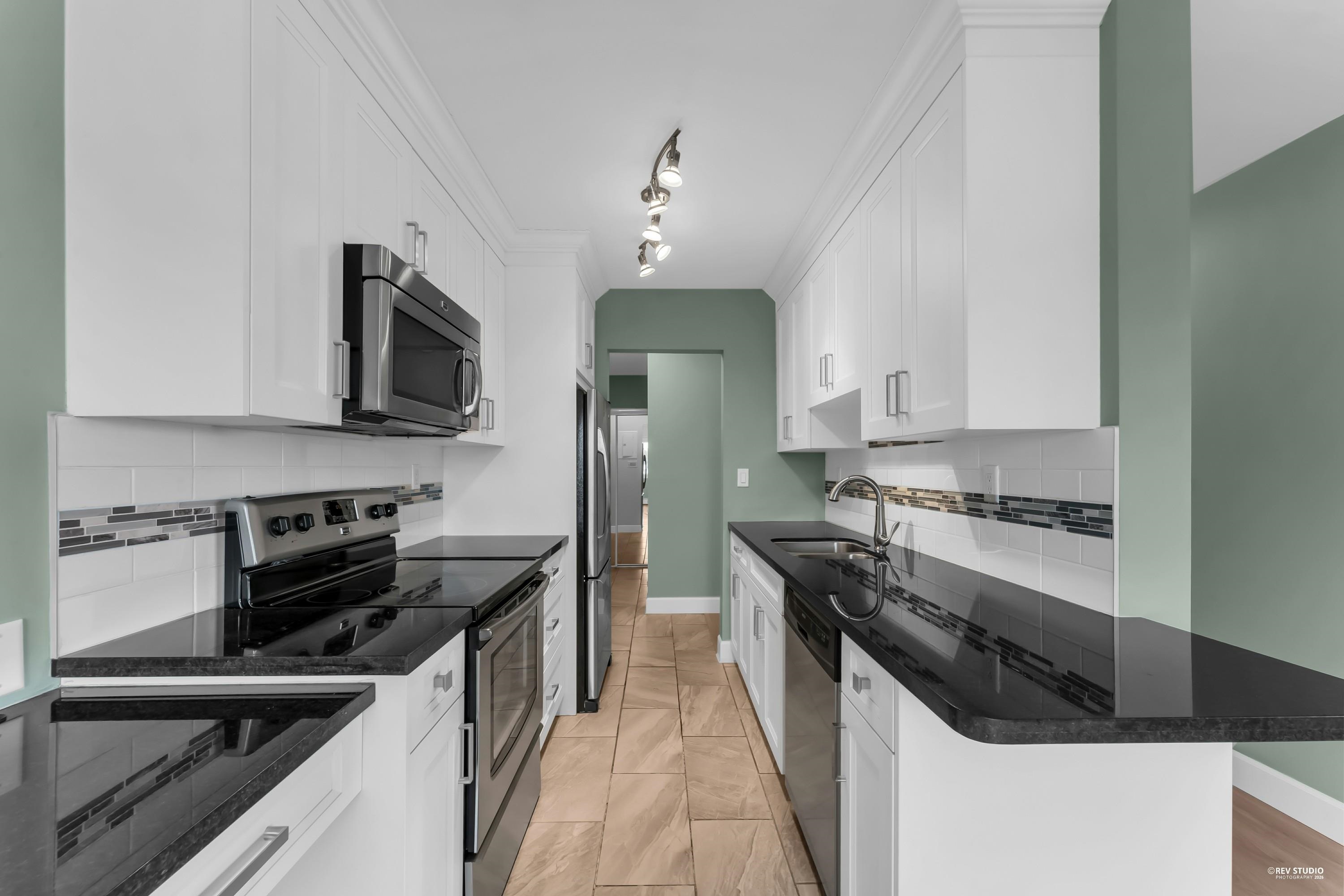 Additional image 2 of 322-17707 57a Avenue, Surrey, BC, V3S 1J2
