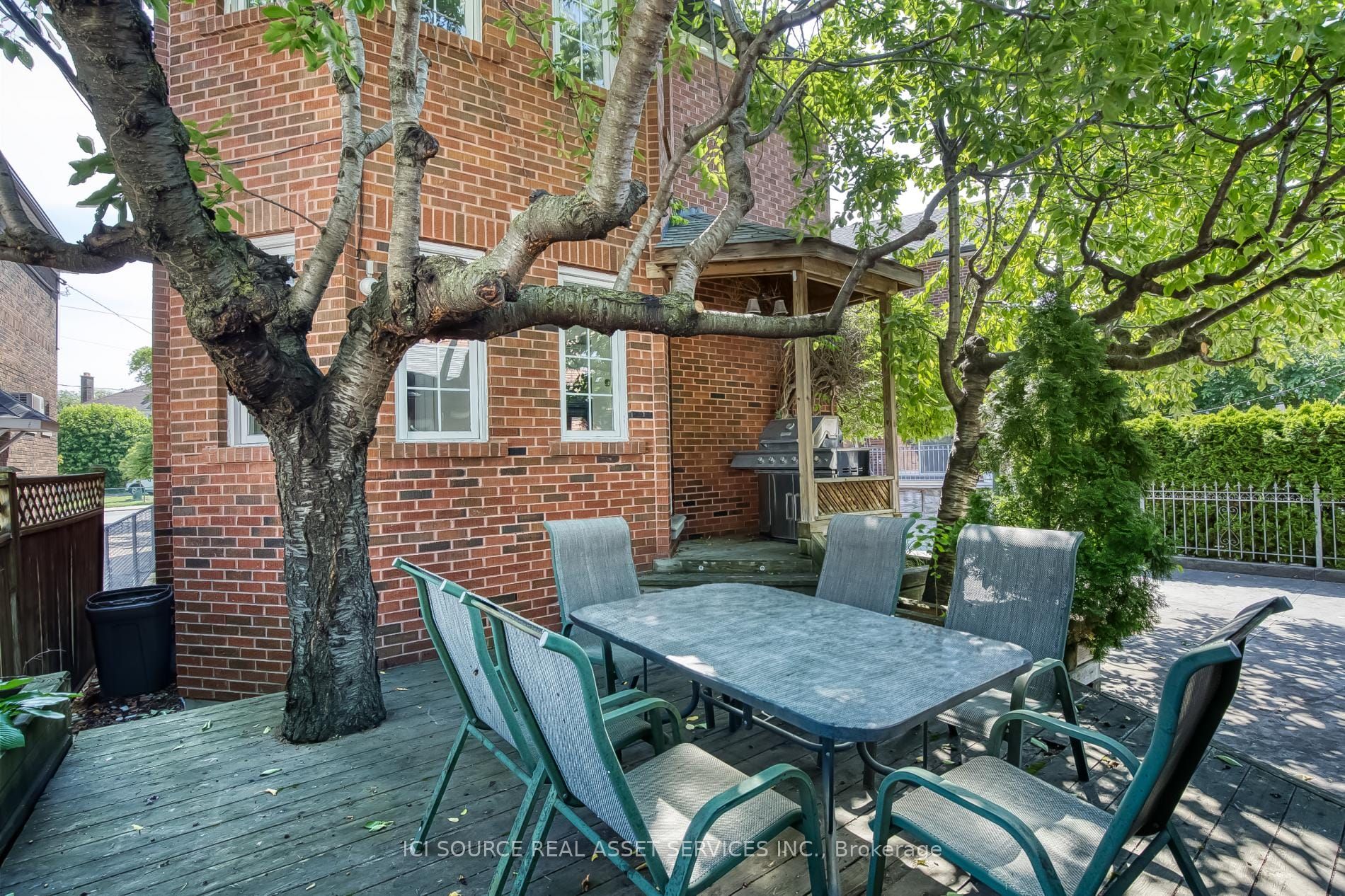 Additional image 2 of Upper-34 Rusholme Drive, Toronto, ON, M6J 3J9