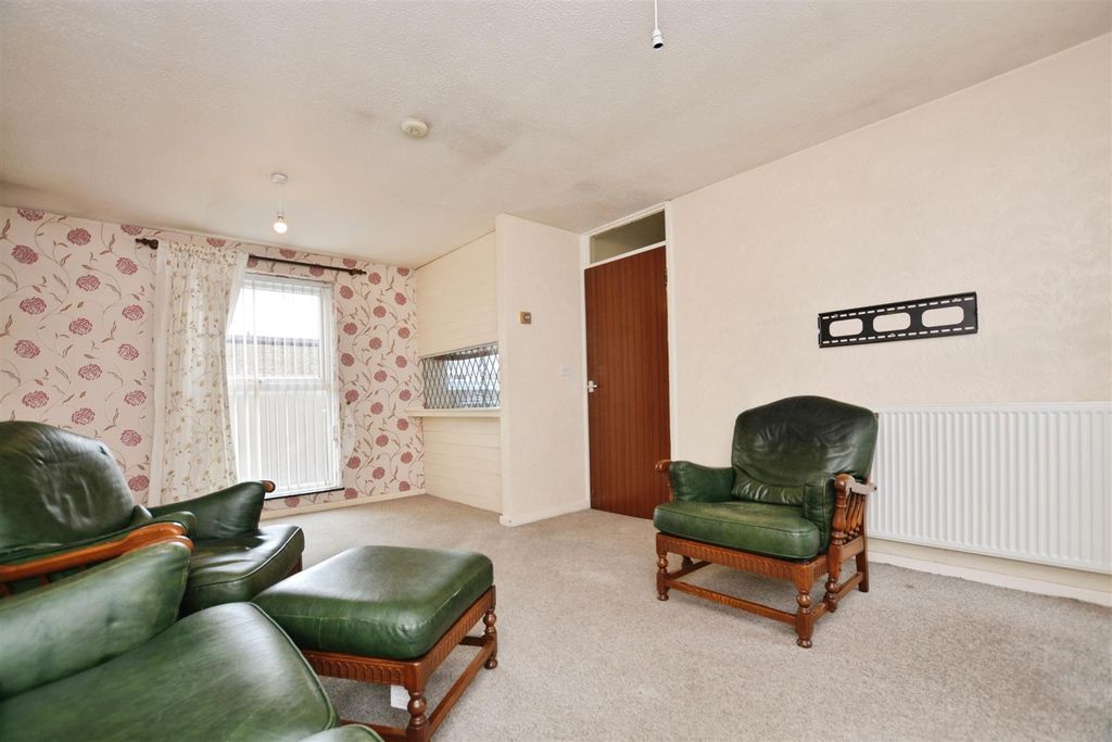2 bed flat for saleWilsons Close, Scunthorpe DN15 photo 4