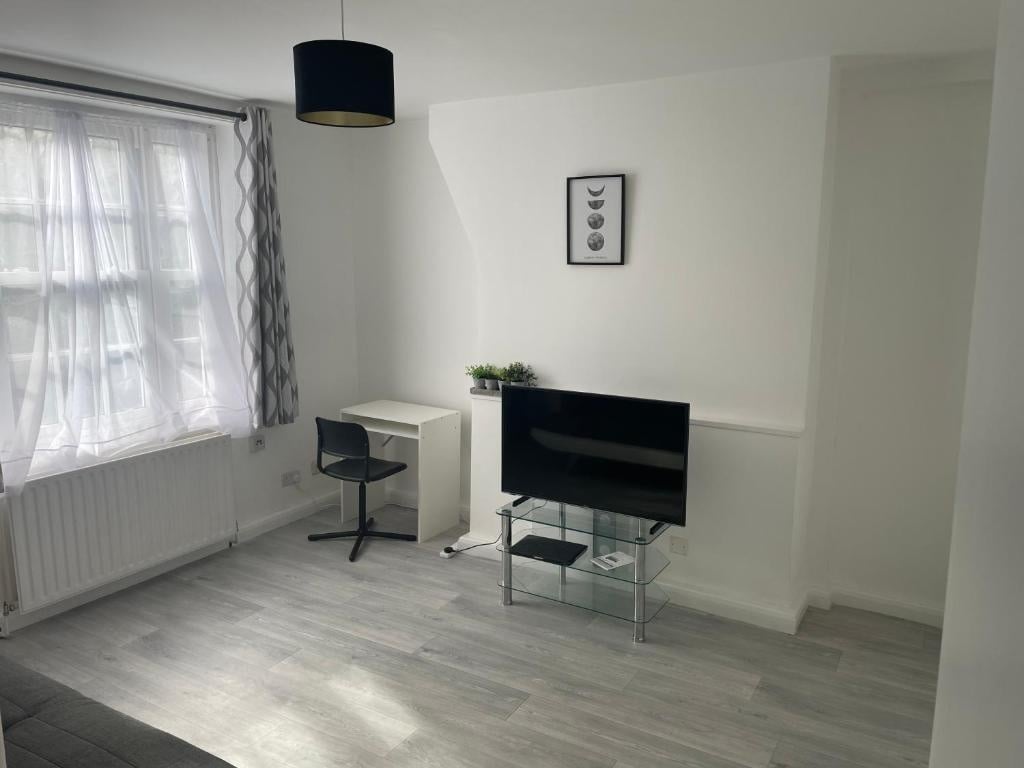 1 Bed Flat, Arne House, SE11, N1 7GU