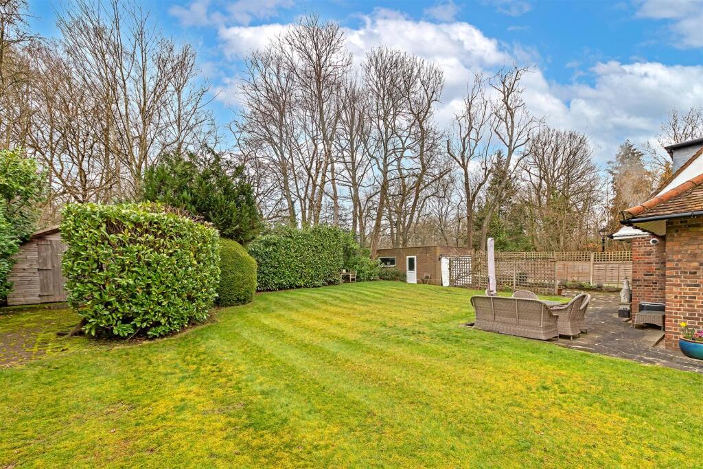 Additional image 31 of Kentish Lane, Brookmans Park