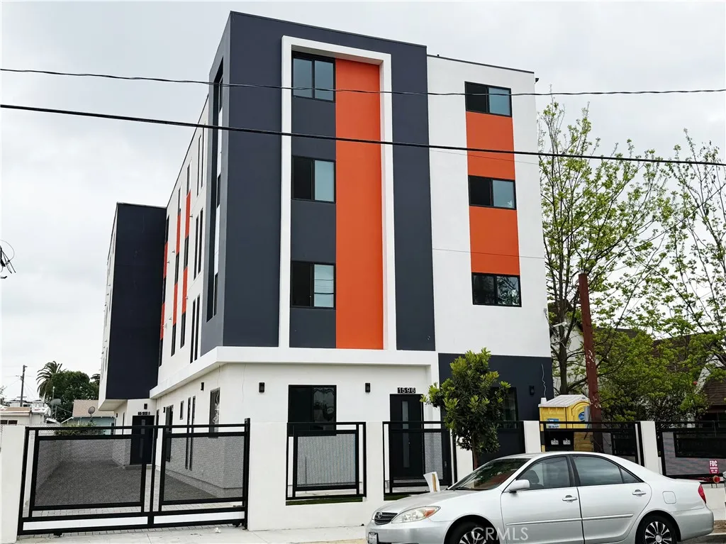 Additional image 3 of 1596 W 36th, Los Angeles, CA 90018