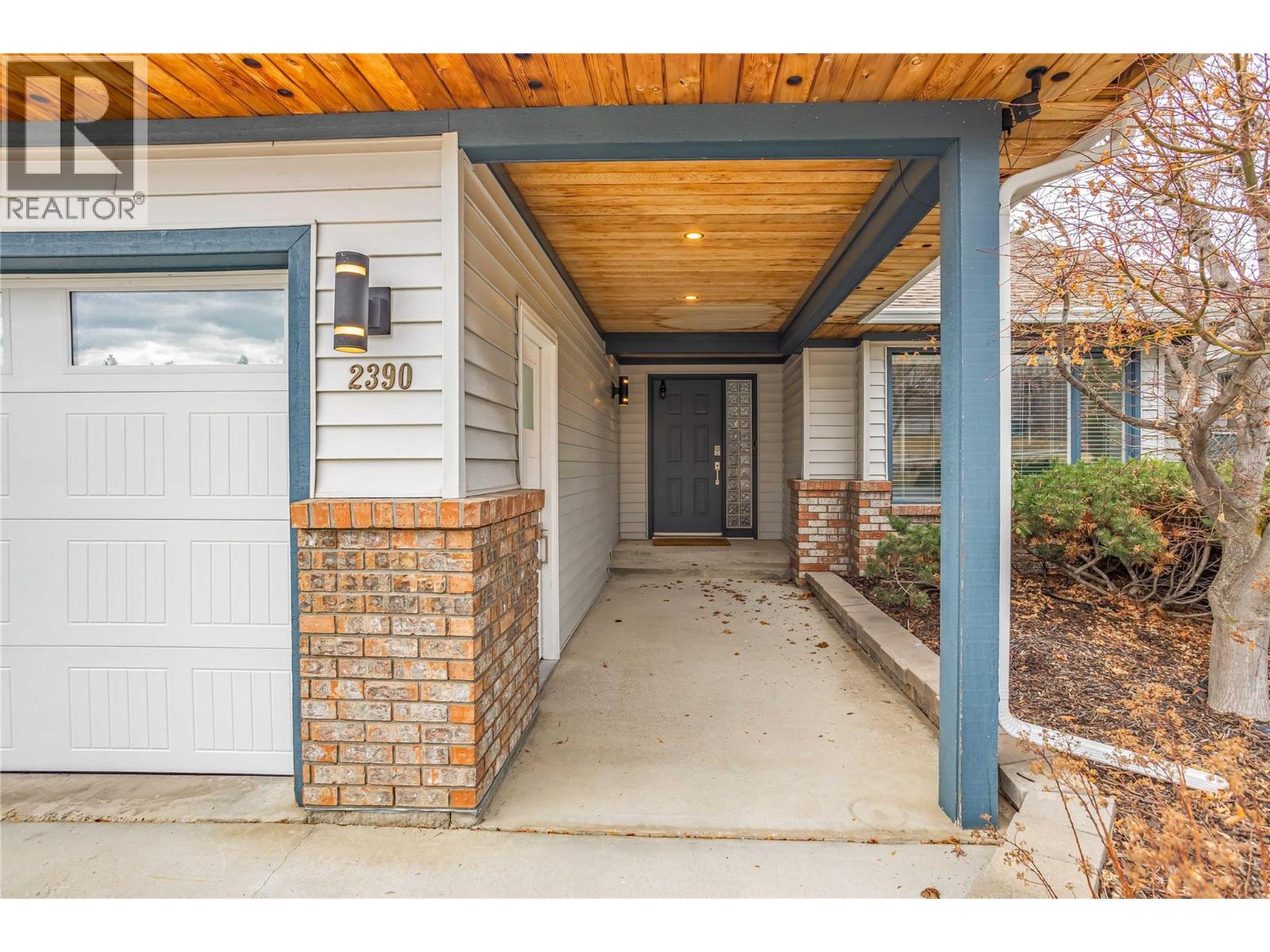 Additional image 2 of 2390 Shannon Ridge Drive, West Kelowna, BC, V4T1N1