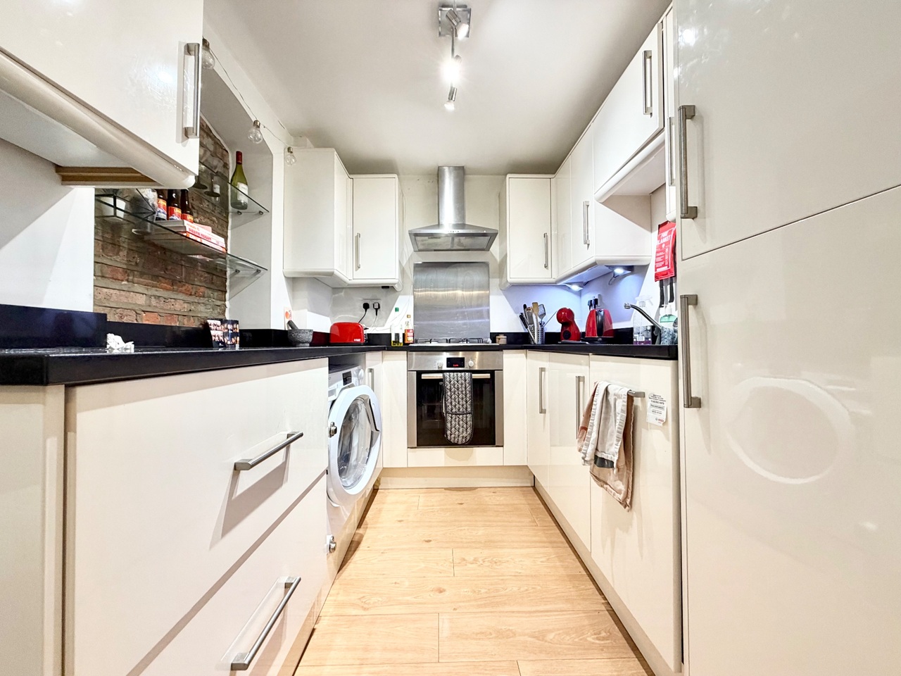 Additional image 4 of 2 Bed Flat, Whitechapel High Street, E1, N1 7GU