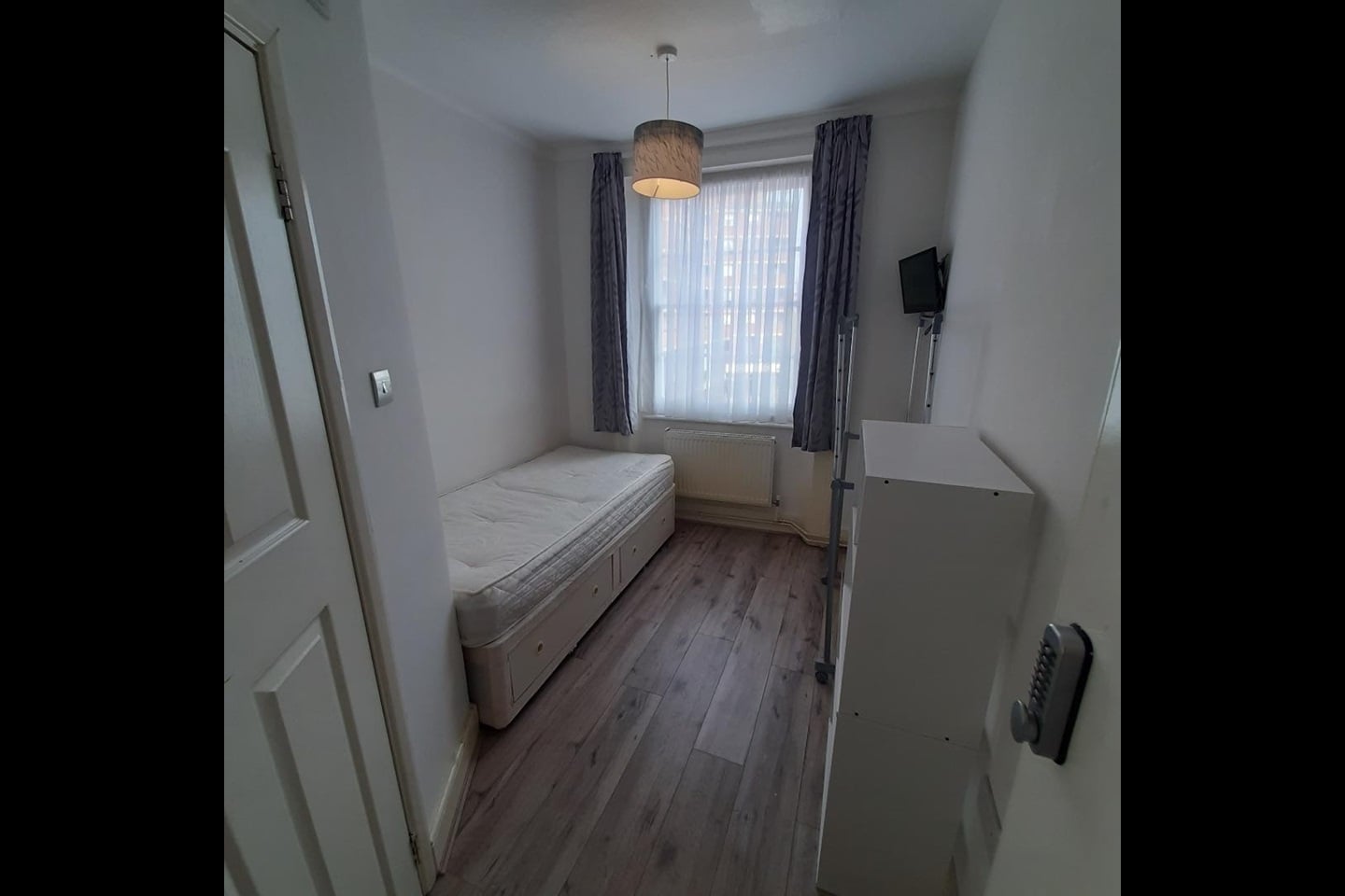 Additional image 2 of Studio Flat, Tachbrook Street, SW1V, N1 7GU