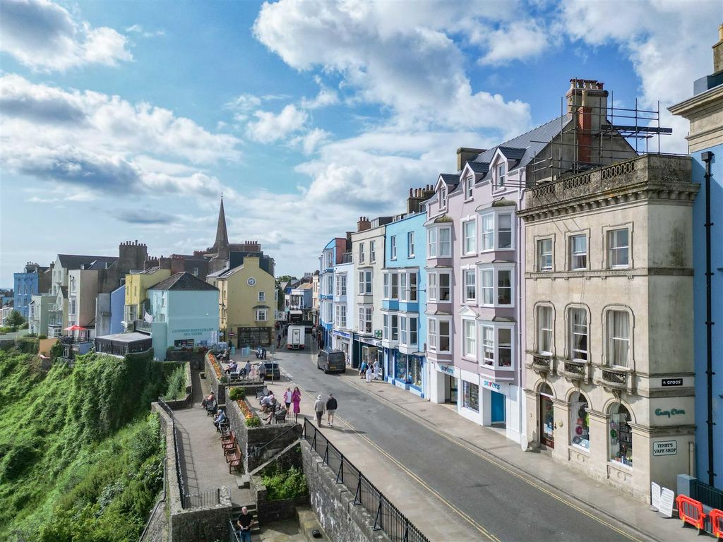 4 bed property for saleHigh Street, Tenby SA70