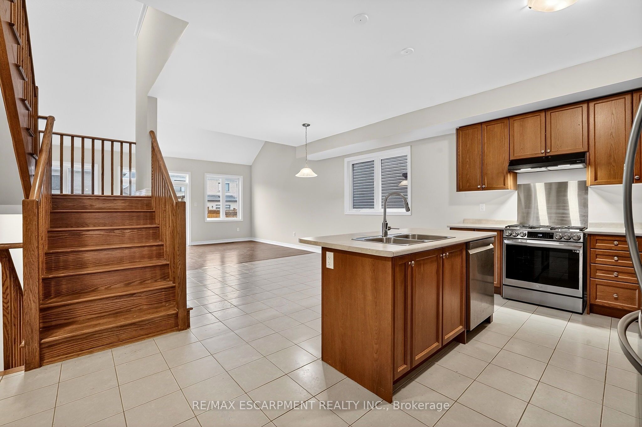 Additional image 4 of 11 Frontier Drive, Thorold, ON, L2V 0K3