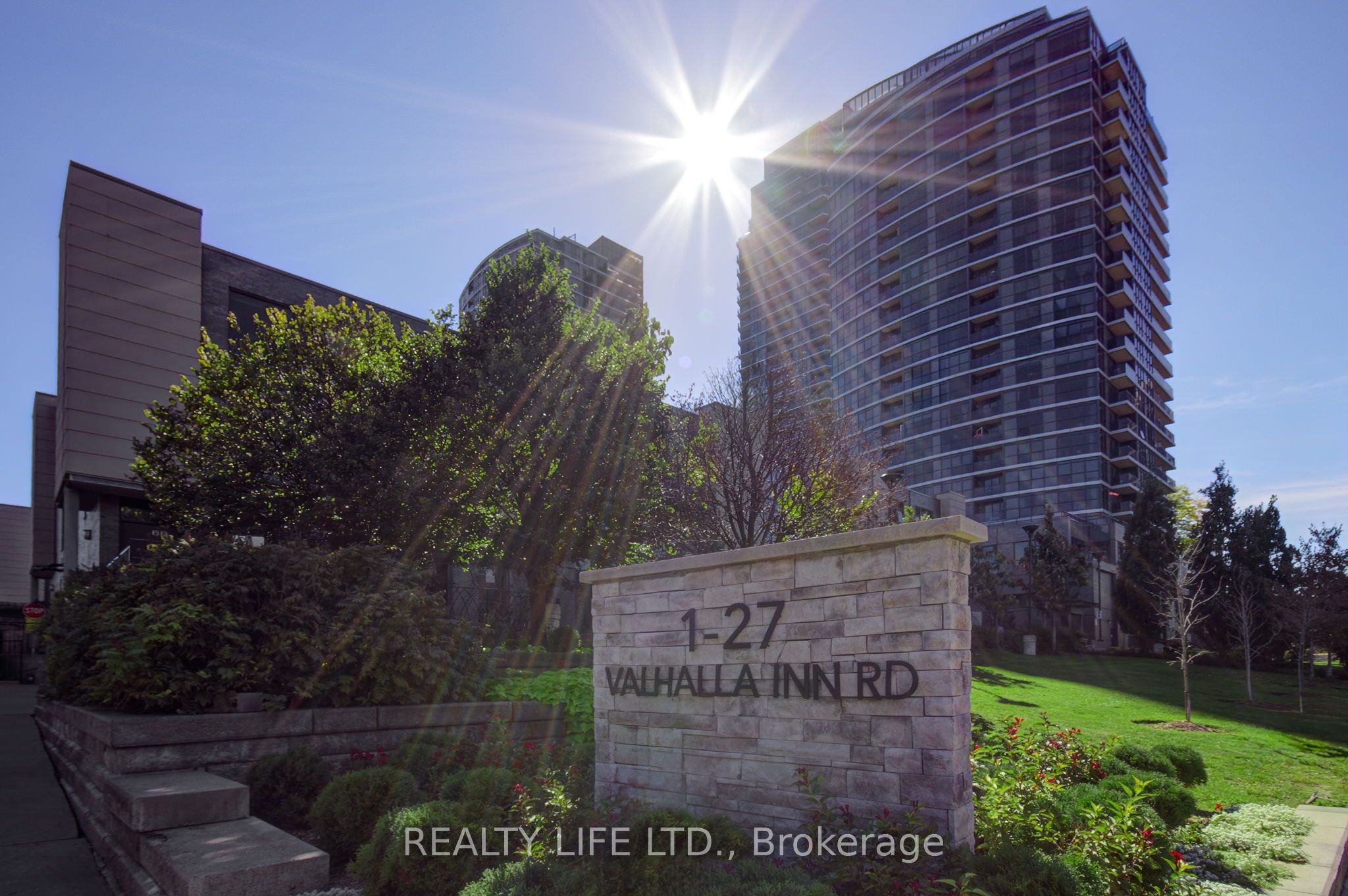 Additional image 2 of 1003-5 Valhalla Inn Road, Toronto, ON, M9B 0B1