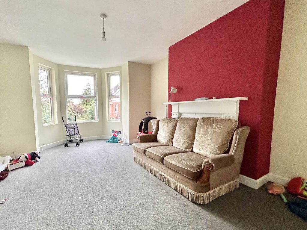 Additional image 3 of 3 bed flat for saleFlat 2, The Grove, Ithon Road, Llandrindod Wells LD1