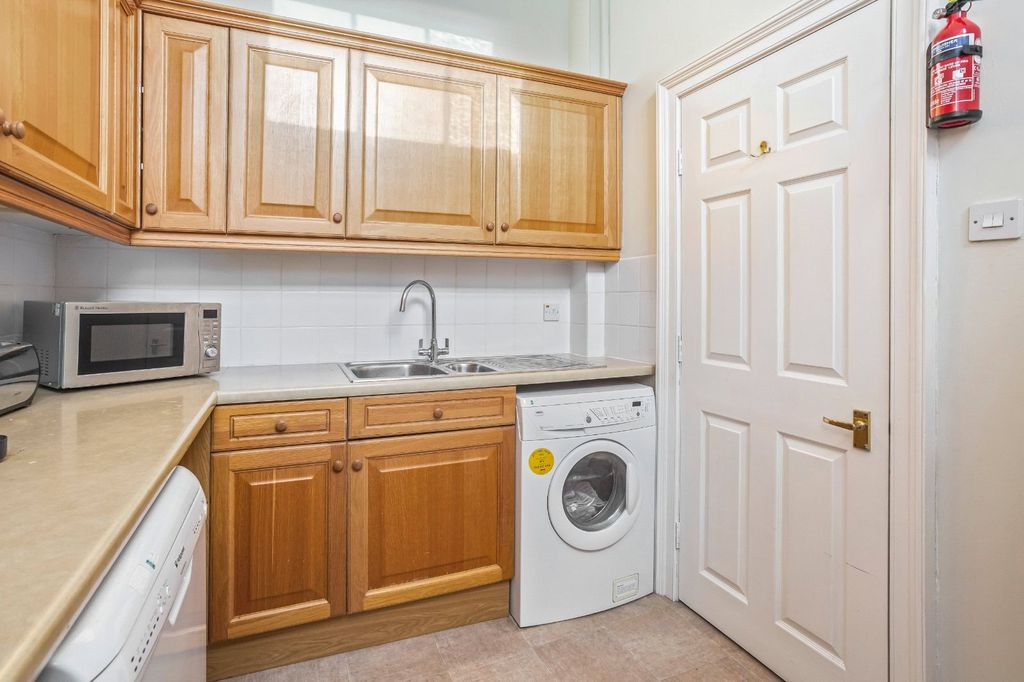 Additional image 5 of 1 bed flat for saleApartment 2, Lansbury House, 3 St. Marys Place, Stamford, Lincolnshire PE9