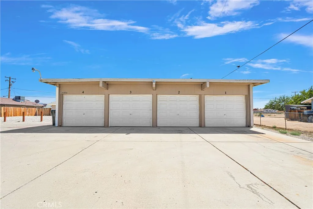 20933 Sioux Road Unit 4, Apple Valley, CA 92308