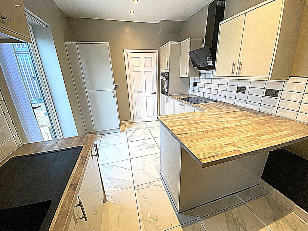 Additional image 10 of 4 bed flat for saleWoodland Road, Neath, Neath Port Talbot. SA11