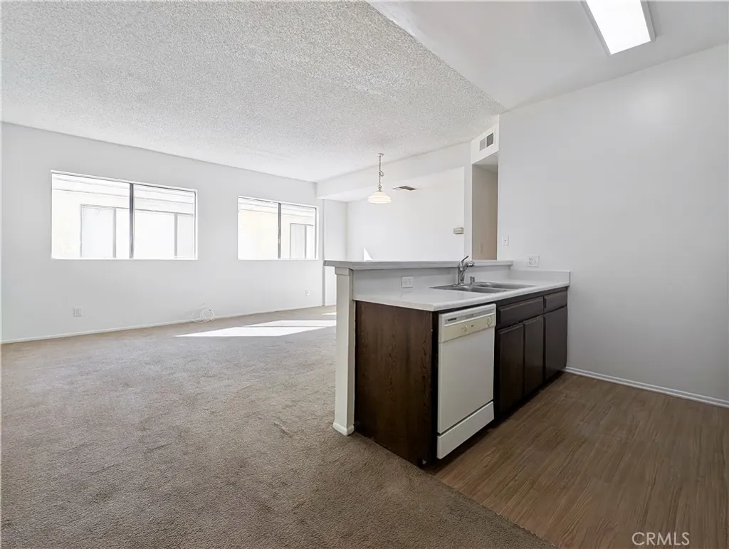 Additional image 3 of 17312 Chatsworth Street Unit B, Granada Hills, CA 91344